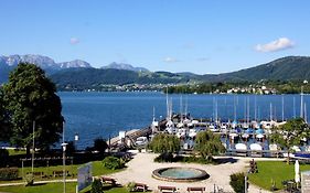 Seehotel im Weyer